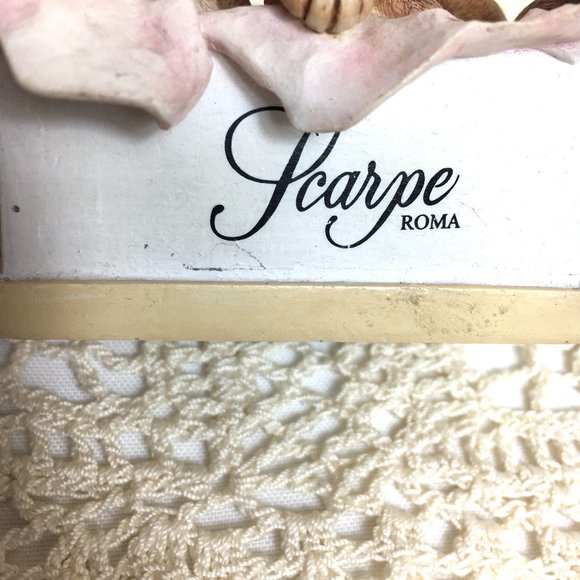 Cat Playfully Laying in A Scarpe Roma Shoe Box Figurine - Picture 8 of 9